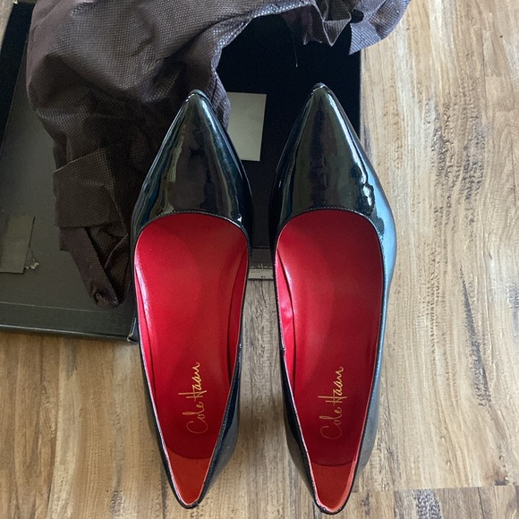 Cole Haan black patent kitten heels-Size 7.5 - Picture 2 of 4